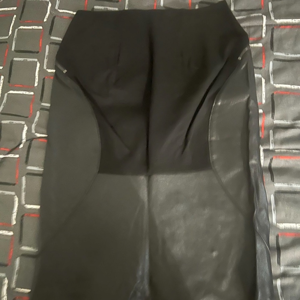 Like new leather guess pencil skirt size 6 for sale